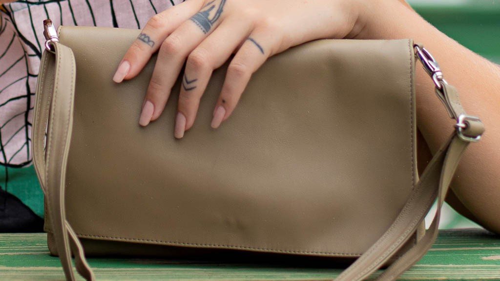 bolsa sasha caqui 5