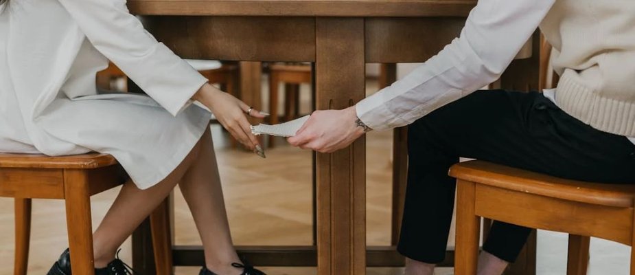 Qual o melhor tênis para usar com vestido: O look perfeito para arrasar e ficar confortável! Qual o melhor tênis para usar com vestido: O look perfeito para arrasar e ficar confortável!