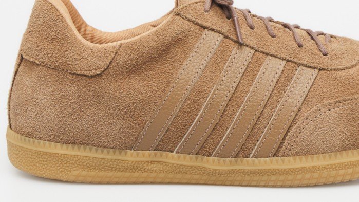 tenis listras sieno 8