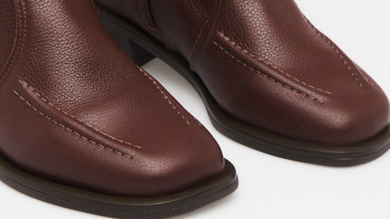 bota detalhe costura marrom 9
