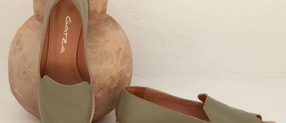 É necessário combinar a bolsa com o sapato? Descubra dicas para acertar no look