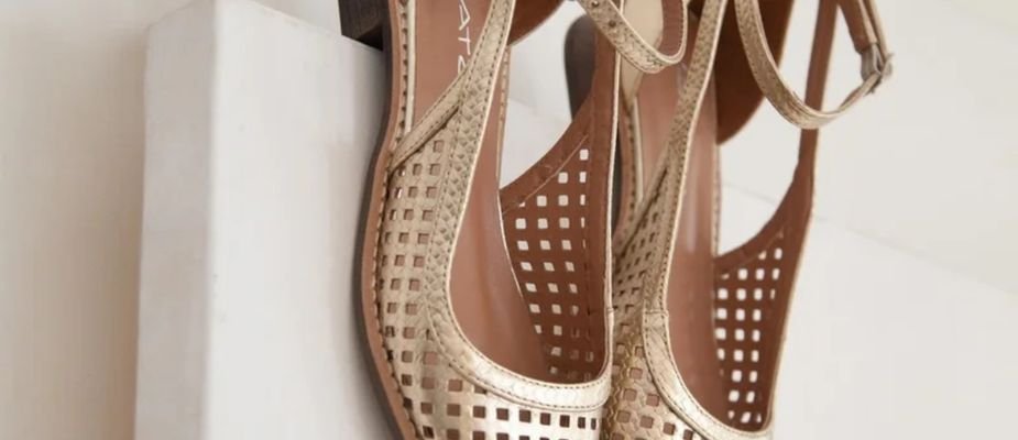 Como tirar o cheiro ruim de sapatilhas e tênis? Dicas eficazes para um calçado sempre fresquinho! Como tirar o cheiro ruim de sapatilhas e tênis? Dicas eficazes para um calçado sempre fresquinho!