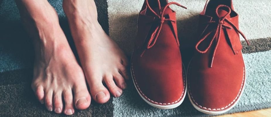 Como escolher sapato para quem tem joanete - Gatza